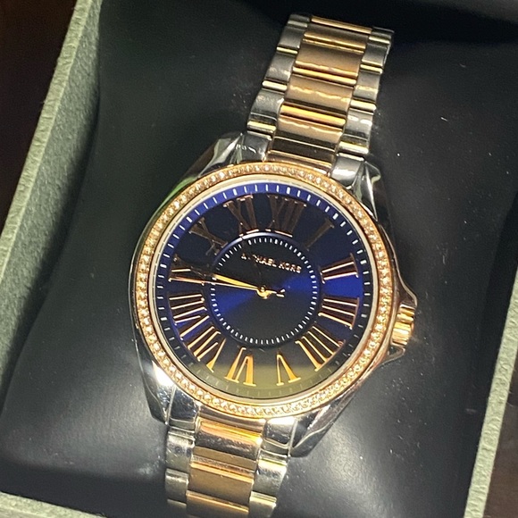 Amazing Michael Kors Blue Kacey Two Tone Sundial Timepiece. - Picture 4 of 6